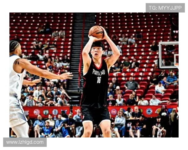 杨瀚森替补登场两罚全中 迎来NBA常规赛首次得分精彩时刻 杨瀚森替补登场两罚全中 迎来NBA常规赛首次得分精彩时刻