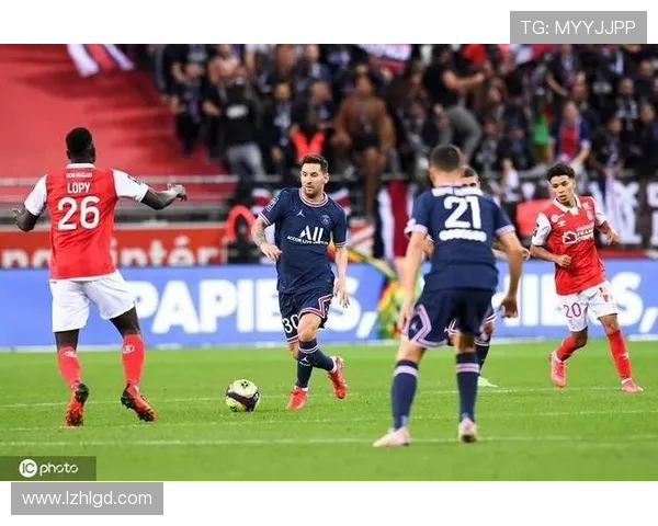 双中卫双双破门 巴黎圣日耳曼主场2-0战胜欧塞尔取得胜利